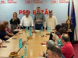 Romeo Lungu respinge acuzaţiile privind studiile sale şi critică atacurile din spaţiul politic